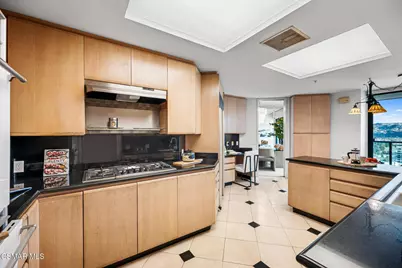 10490 Wilshire Boulevard #2504, Los Angeles, CA 90024 - Photo 22