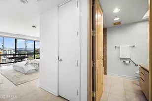 10490 Wilshire Blvd, Los Angeles, CA 90024 - Photo 38