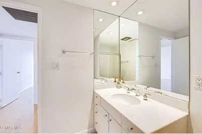 800 W 1st Street #2801, Los Angeles, CA 90012 - Photo 22