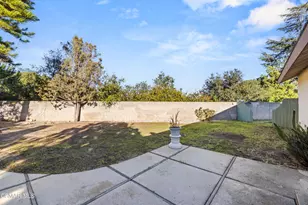 326 Longwood Ct, Newbury Park, CA 91320 - Photo 24