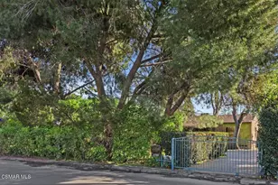15902 Gault St, Lake Balboa, CA 91406 - Photo 6