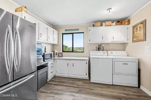 6555 Martinique Dr, Moorpark, CA 93021 - Photo 58