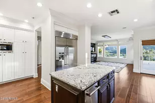 708 Ravensbury St, Lake Sherwood, CA 91361 - Photo 18