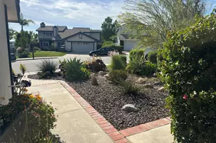 596 Aspen Ridge Ct, Oak Park, CA 91377 - Photo 2
