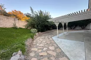 596 Aspen Ridge Ct, Oak Park, CA 91377 - Photo 20
