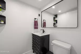 2371 Larch St, Simi Valley, CA 93065 - Photo 16