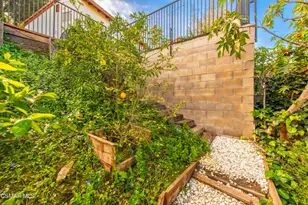 5076 Escobedo Dr, Woodland Hills, CA 91364 - Photo 50