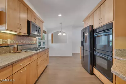 860 Yorkshire Avenue, Thousand Oaks, CA 91360 - Photo 10