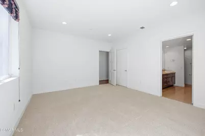 10878 Bloomfield Street #107, Toluca Lake, CA 91602 - Photo 22