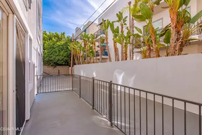 10878 Bloomfield Street #107, Toluca Lake, CA 91602 - Photo 24