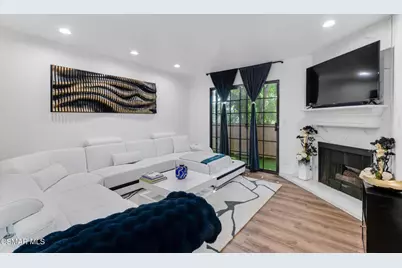 10220 De Soto Avenue #11, Chatsworth, CA 91311 - Photo 4