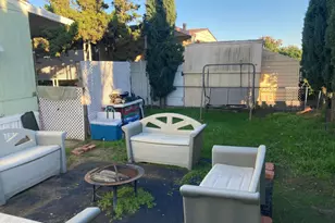 15750 Arroyo Dr, Moorpark, CA 93021 - Photo 16
