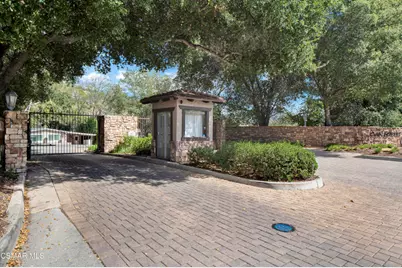 124 Merry Oak Lane, Westlake Village, CA 91361 - Photo 32