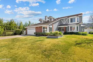 29918 Oakvista Ct, Agoura Hills, CA 91301 - Photo 2