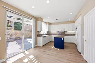 4884 Borders St, Simi Valley, CA 93063 - Photo 12