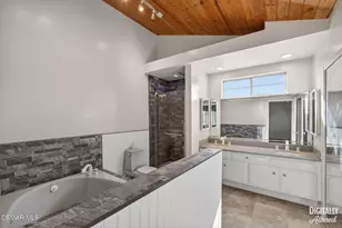 250 W Avenida De Las Flores, Thousand Oaks, CA 91360 - Photo 22