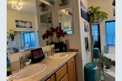 25 Katy Lane, Mission Hills (San Fernando), CA 91345 - Photo 20