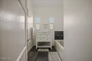 1219 Dunsmuir Ave, Los Angeles, CA 90019 - Photo 16