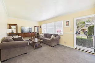 831 N Beachwood Dr, Burbank, CA 91506 - Photo 8