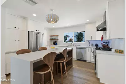 4500 Stark Avenue, Woodland Hills, CA 91364 - Photo 14