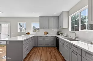 3722 Degnan Blvd, Los Angeles, CA 90018 - Photo 14