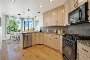 4706 Park Encino Ln, Encino, CA 91436 - Photo 8