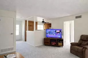 1890 Hamilton St, Simi Valley, CA 93065 - Photo 2