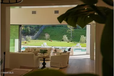 2036 Shadow Creek Drive, Agoura Hills, CA 91301 - Photo 12