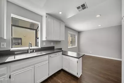 21205 Lassen Street #4, Chatsworth, CA 91311 - Photo 18