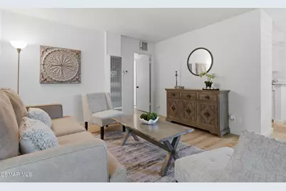 22050 Calvert Street #10, Woodland Hills, CA 91367 - Photo 4