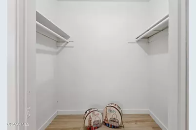 22050 Calvert Street #10, Woodland Hills, CA 91367 - Photo 16