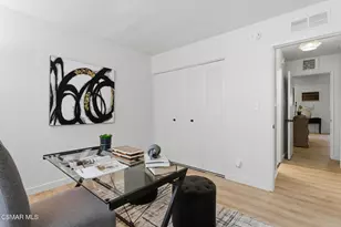 22050 Calvert St, Woodland Hills, CA 91367 - Photo 18