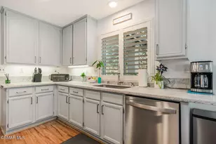 2040 Freesia Ave, Simi Valley, CA 93063 - Photo 8