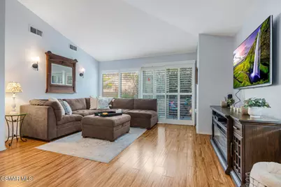 2040 Freesia Avenue, Simi Valley, CA 93063 - Photo 12