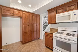 317 N Los Vientos Dr, Newbury Park, CA 91320 - Photo 14