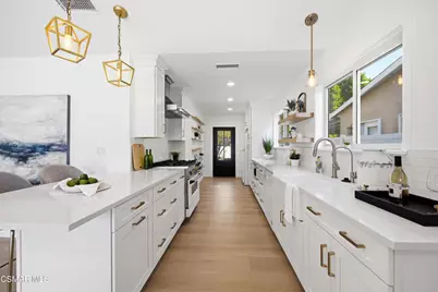 16421 Haynes Street, Lake Balboa, CA 91406 - Photo 10