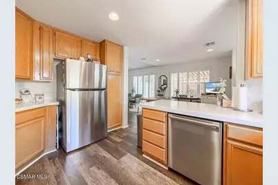 2037 Freesia Avenue, Simi Valley, CA 93063 - Photo 12