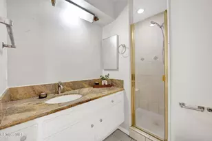 12955 Riverside Dr, Sherman Oaks, CA 91423 - Photo 16