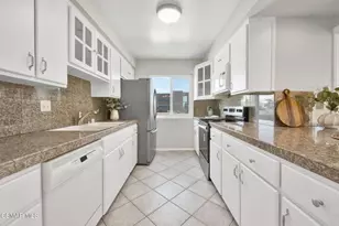 12955 Riverside Dr, Sherman Oaks, CA 91423 - Photo 8