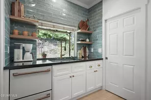 5473 Spanish Oak Ln, Oak Park, CA 91377 - Photo 4