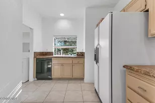 640 Indian Oak Ln, Oak Park, CA 91377 - Photo 16