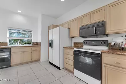 640 Indian Oak Lane #106, Oak Park, CA 91377 - Photo 14