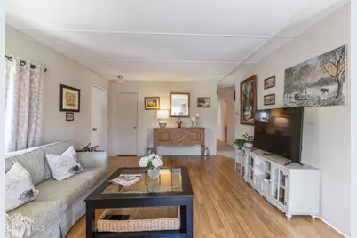 195 Tierra Rejada Road #204, Simi Valley, CA 93065 - Photo 14