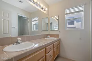 2924 Blazing Star Dr, Thousand Oaks, CA 91362 - Photo 36