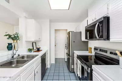 1109 Tivoli Lane #122, Simi Valley, CA 93065 - Photo 12