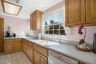 10125 Gloria Ave, Granada Hills, CA 91344 - Photo 30
