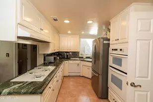 22312 Mobile St, Woodland Hills, CA 91303 - Photo 14