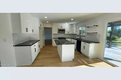 22 Van Dyke Street, Thousand Oaks, CA 91360 - Photo 12