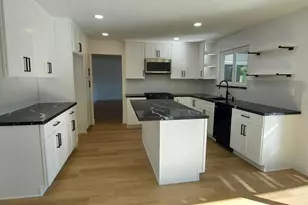 22 Van Dyke St, Thousand Oaks, CA 91360 - Photo 12