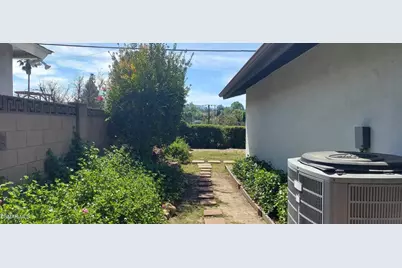 22 Van Dyke Street, Thousand Oaks, CA 91360 - Photo 30